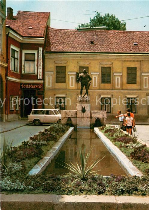 Szekesfehervar Varkapu Stadttor Platz Burgkapitaens Varkocs Standbild