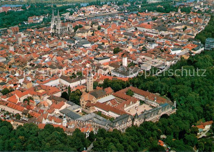 Regensburg 2000jaehrige Stadt Altstadt Fliegeraufnahme