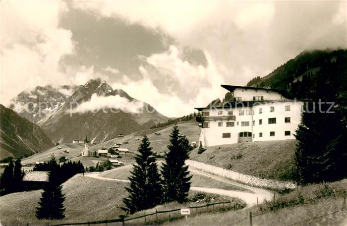 Hirschegg Kleinwalsertal Vorarlberg mit Widderstein und Ifenhotel