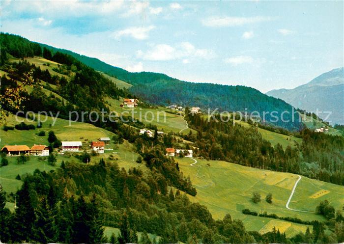Kreuth Kaernten Suedhang der Gailtaler Alpen