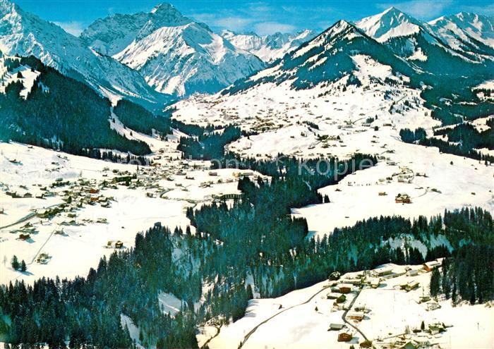 Kleinwalsertal Vorarlberg mit Zwoelferkopf Widderstein Schwarzwassertal Heuberg