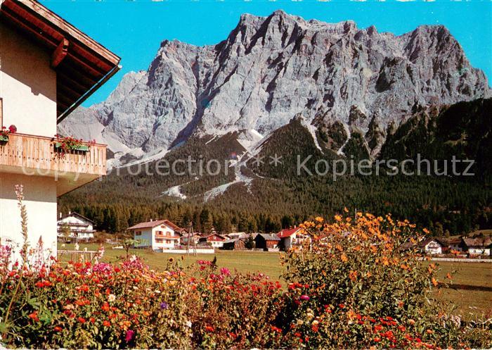 Ehrwald Tirol mit Zugspitzmassiv