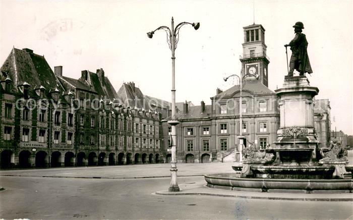 Charleville-Mezieres 08 Hotel de Ville et Statue de Charles de Gonzague