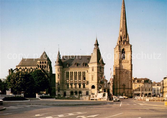 Redon Eglise Saint Sauveur et la Mairie