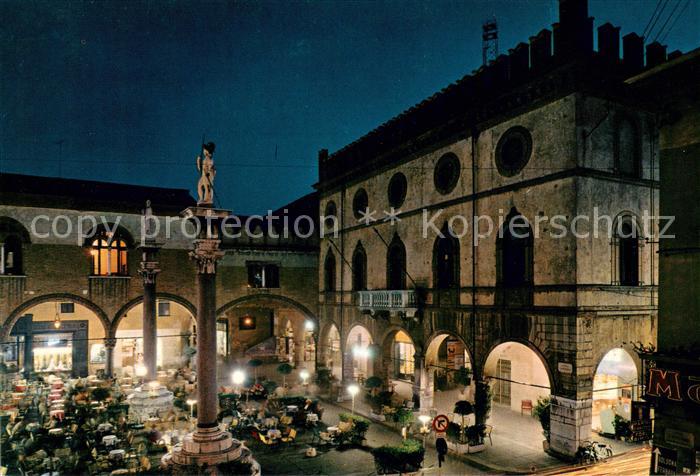 Ravenna Italia Piazza del Popolo notturno