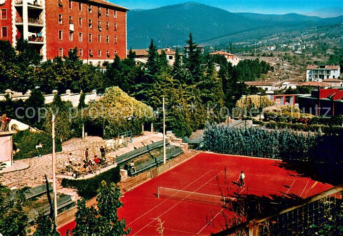 L Aquila Camp de tennis e piscina comunale
