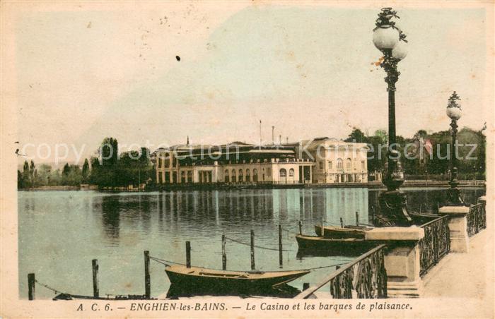 Enghien-les-Bains Le Casino et les barques de plaisance