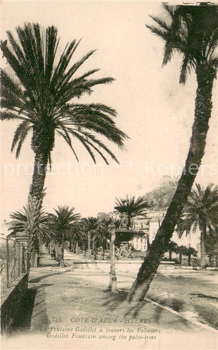 Hyeres les Palmiers Fontaine Godillot a travers les palmier