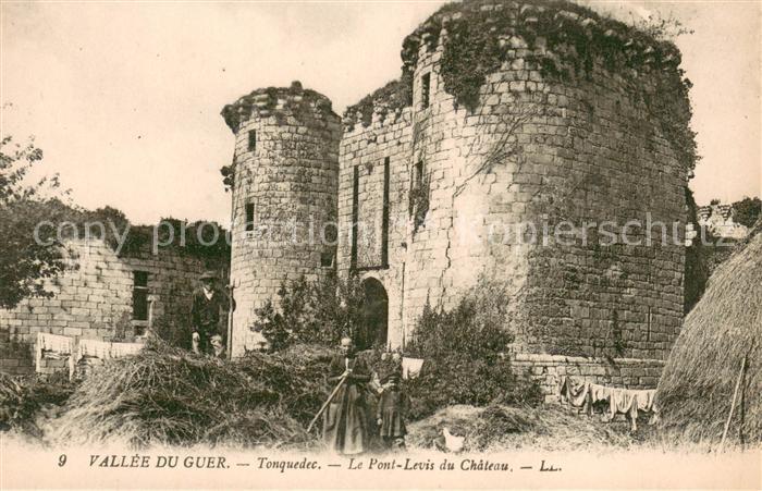 Tonquedec Le Pont Levis du Chateau