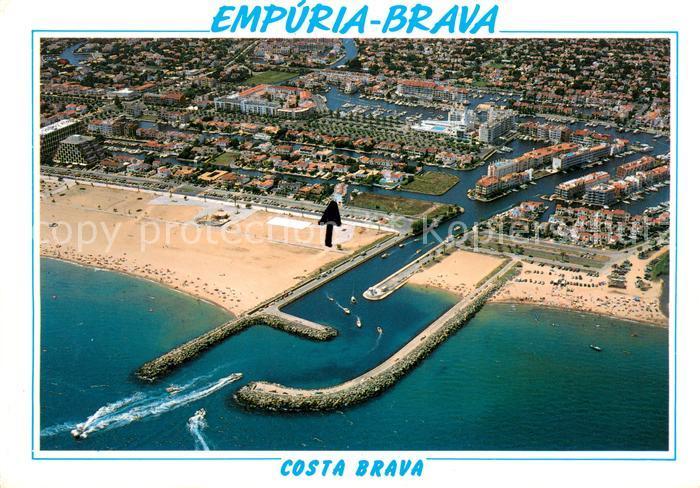 Empuriabrava Canal de entrada y zonas residenciales vista aérea