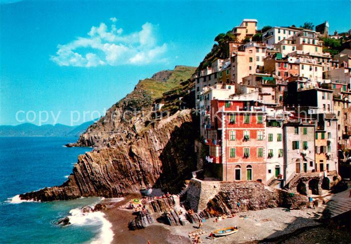 Riomaggiore Panorama e scogliera