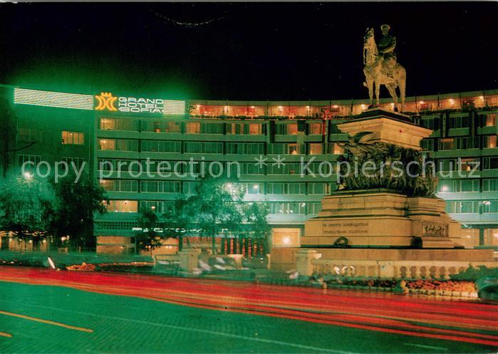 Sofia Sophia Denkmal der Brueder Befreier mit Grand Hotel Sofia