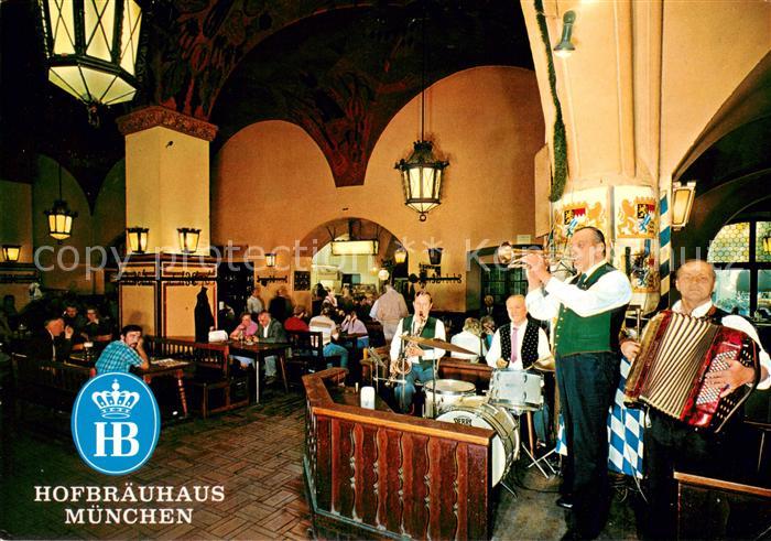 Muenchen Hofbraeuhaus Weltberuehmte Bierschwemme mit Stimmungsmusik