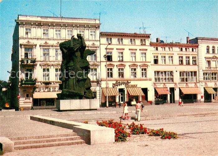 Bydgoszcz Pommern Fragment Starego Rynku z pomnikiem Walki i Meczenstwa Ziemi By