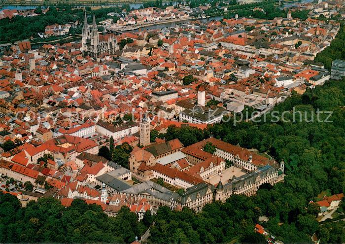 Regensburg Schloss der Fuersten von Thurn und Taxis Basilika St. Emmeram Flieger