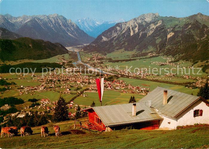 Reutte Tirol Duerrenberger Alpe Blick ins Tal Lechtaler Alpen und Hahnenkamm