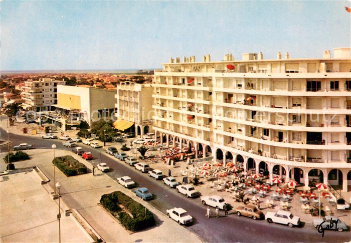 Canet Plage Place Centrale et Boulevard du Front de mer