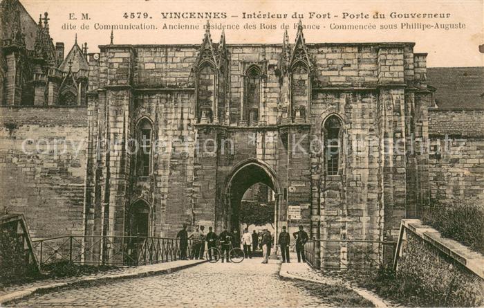 Vincennes Interieur du Fort Porte du Gouverneur