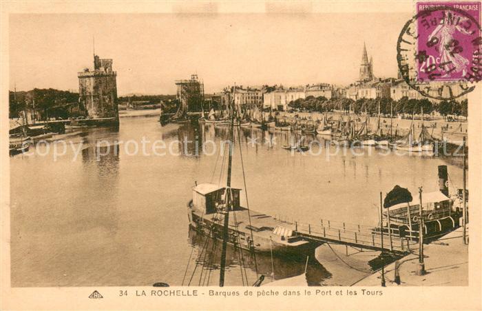 La Rochelle Charente-Maritime Barques de peche dans le Port et les Tours