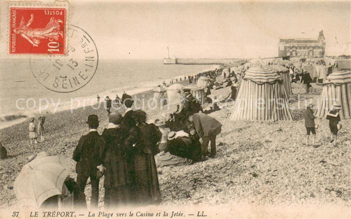 Le Treport La Plage vers le Casino et la Jetee
