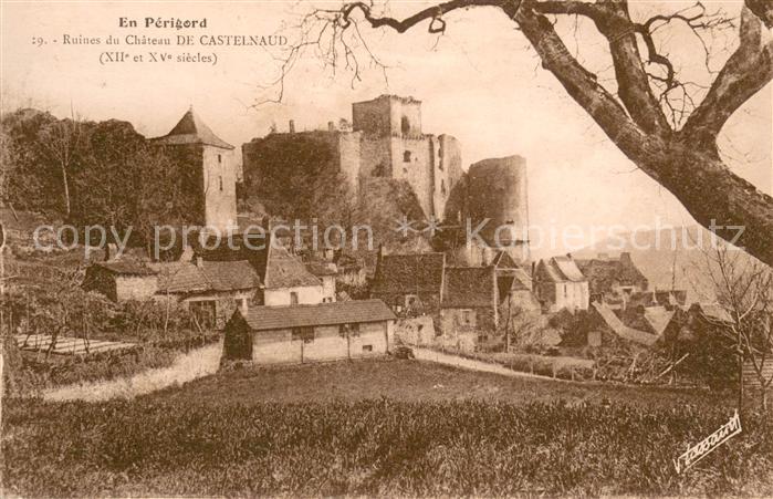 Perigord Ruines du Chateau de Castelnaud