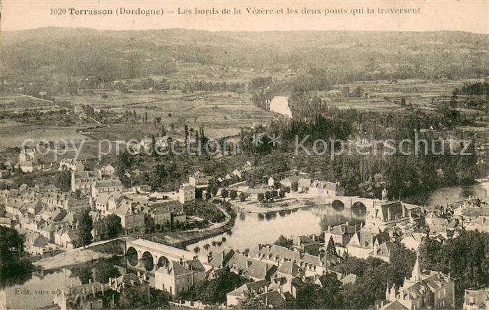 Terrasson-Lavilledieu Les bords de la Vezere et les deux ponts qui la traversent