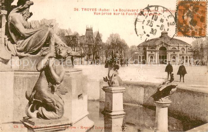 Troyes Aube Le Boulevard Gambetta le Cirque Vue prise sur la Fontaine Argence