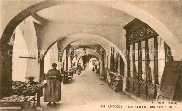 Annecy Haute-Savoie Les Arcades Rue Sainte Claire