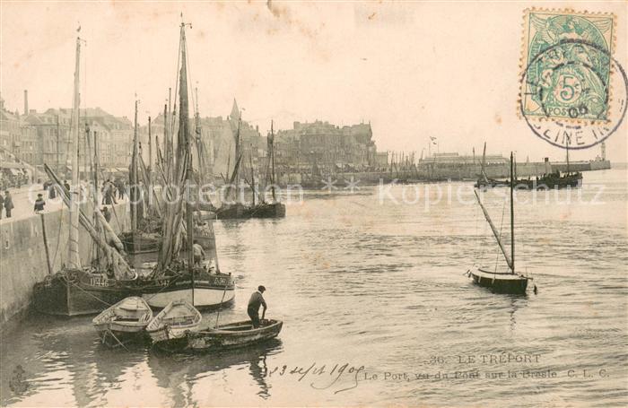 Le Treport Le port vu du pont sur la Bresle Bateaux