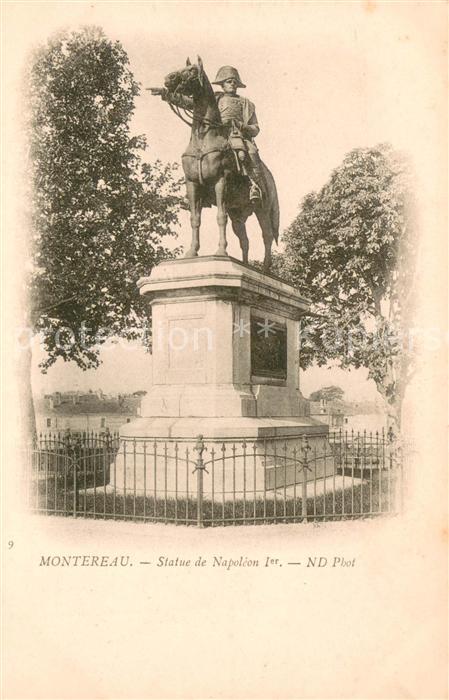 Montereau-Fault-Yonne Statue de Napoléon Ier Monument