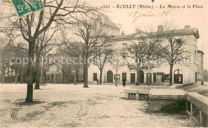 Ecully La Mairie et la Place
