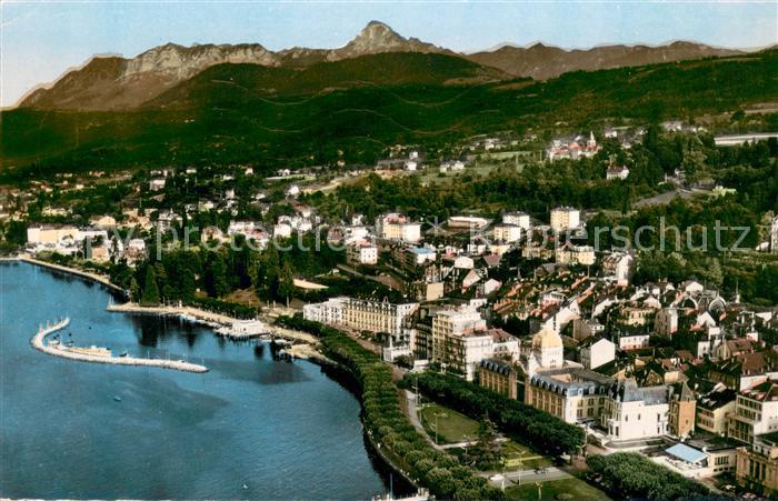 Evian-les-Bains Haute Savoie Lac Leman la ville et Dent d Oche Alpes vue aérienn