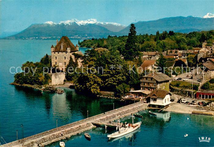 Yvoire Port et Chateau XIVe siècle dans le fond les Memises et Dent d Oche