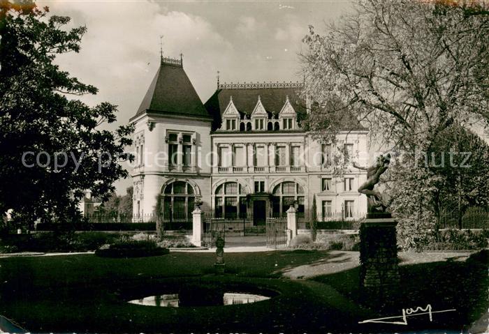 Montargis Loiret Caisse d_Epargne Sparkasse Denkmal Stat