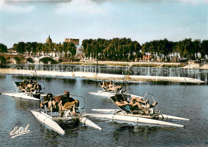 Beaugency La plage et les pédalos