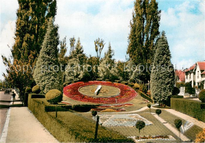 Olivet Loiret Horloge fleurie Blumenuhr