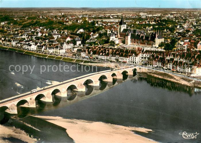 Gien 45 Pont sur la Loire Eglise vue aérienne
