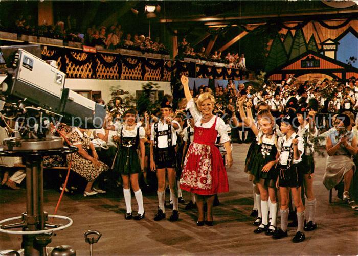 Reit Winkl Maria Hellwig in ihrer Fernsehsendung  Die Musik kommt