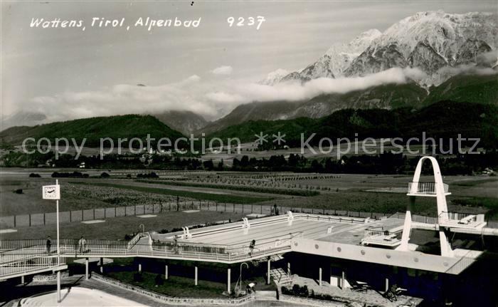 Wattens Alpenbad Landschaftspanorama Alpen