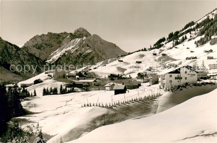 Hirschegg Kleinwalsertal Vorarlberg Winterpanorama mit Widderstein Lechquellenge