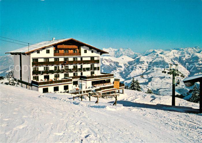 Kitzbuehel Tirol Skiparadies Hahnenkamm Hotel Ehrenbachhoehe Blick gegen Loferer