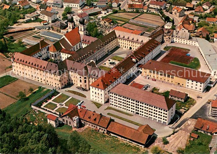 Metten Donau Benediktinerabtei mit Schuelerheim Fliegeraufnahme