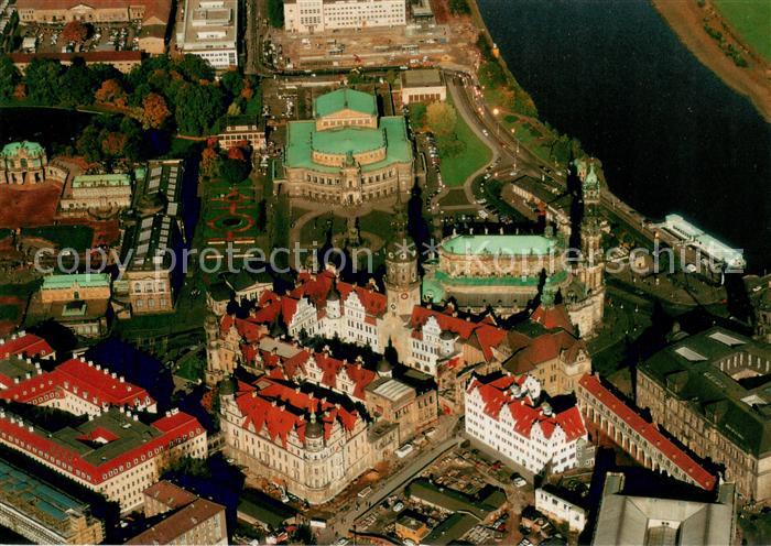Dresden Schloss Kath Hofkirche Altstaedter Wache Theaterplatz Haus der Kathedral