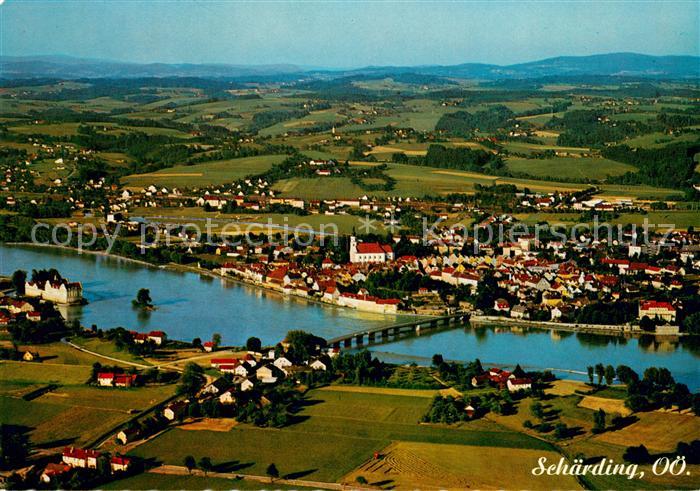 Schaerding Blick ueber den Inn Fliegeraufnahme