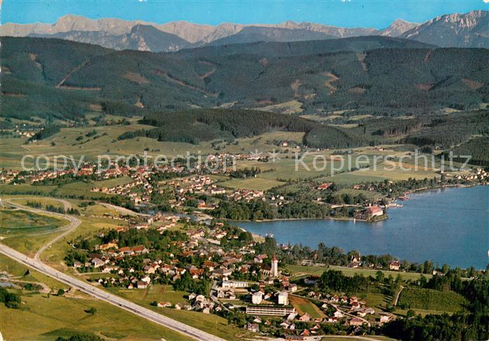 Seewalchen Attersee Fliegeraufnahme mit Schoerfling Kammer und Hoellengebirge