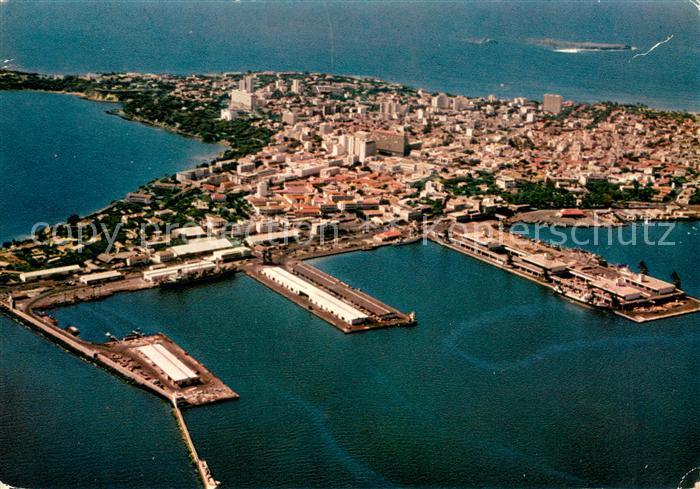 Dakar Vue generale aerienne Au premier plan le port