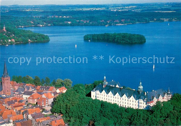 Ploen See Schloss Seenlandschaft Holsteinische Schweiz Fliegeraufnahme