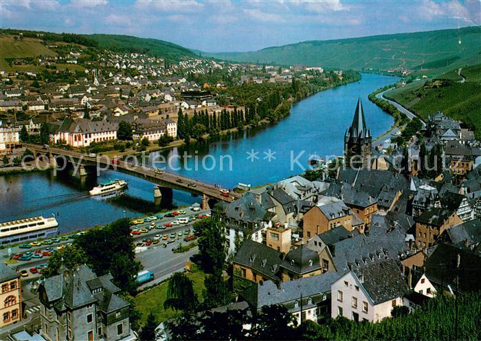 BERNKASTEL-KUES Berncastel Rheinland-Pfalz Panorama Malerischer Weinort an der M
