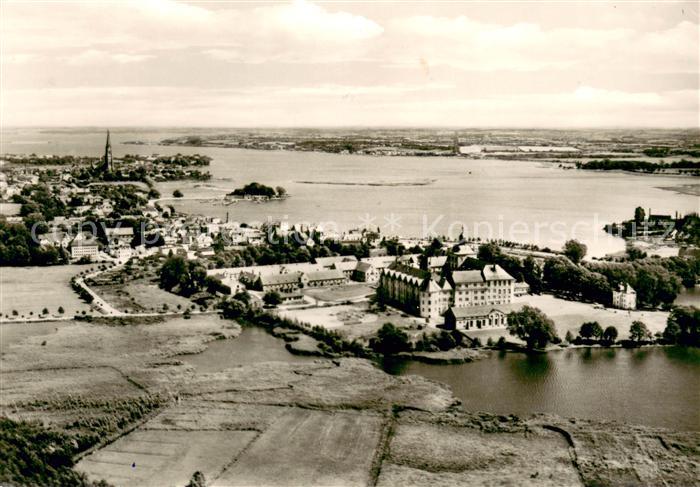 Schleswig Schlei Schloss Gottrop mit Burgsee und der Schlei Fliegeraufnahme
