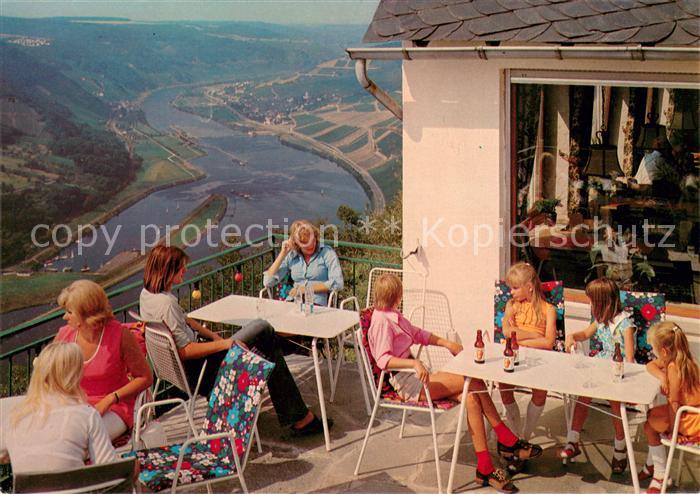 Starkenburg Weinstube Moselblick Terrasse Blick ins Moseltal
